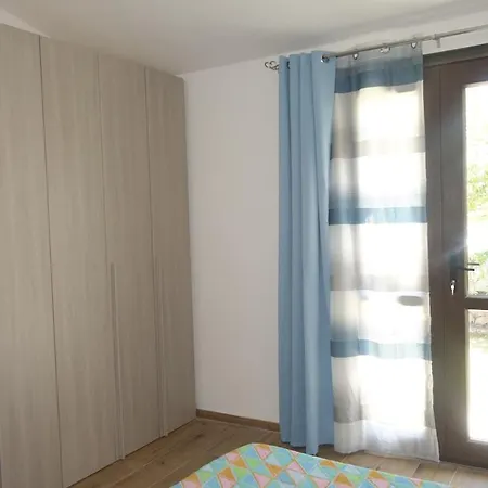 Vacanze A Ortensia Сан-Теодоро