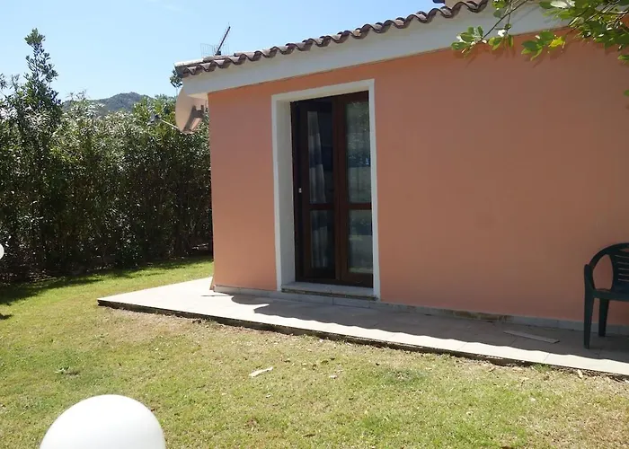 Vacanze A Ortensia بيت للعطل سان تيودورو
